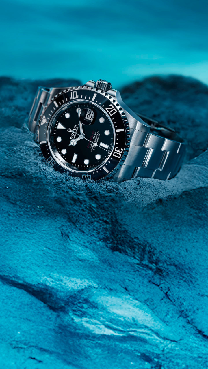 Discover our watch of the Month: The Sea Dweller